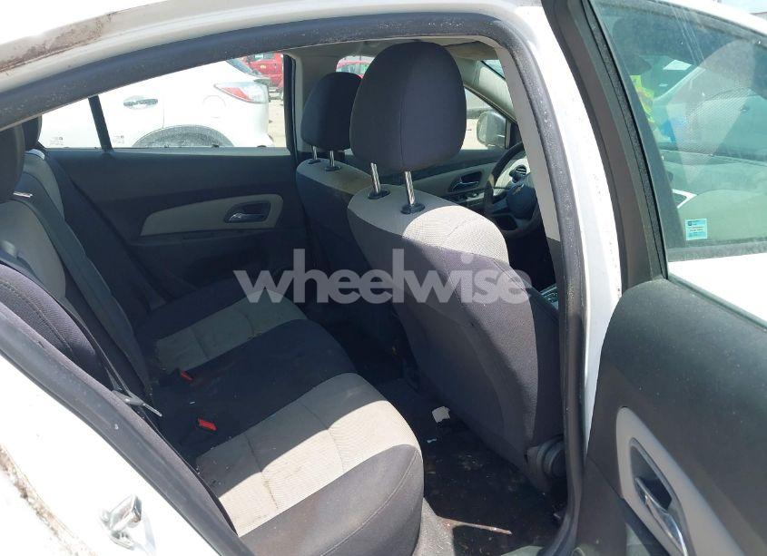 Photo 8 of 2015 Chevrolet Cruze LS AUTO (VIN 1G1PA5SH7F7100360)