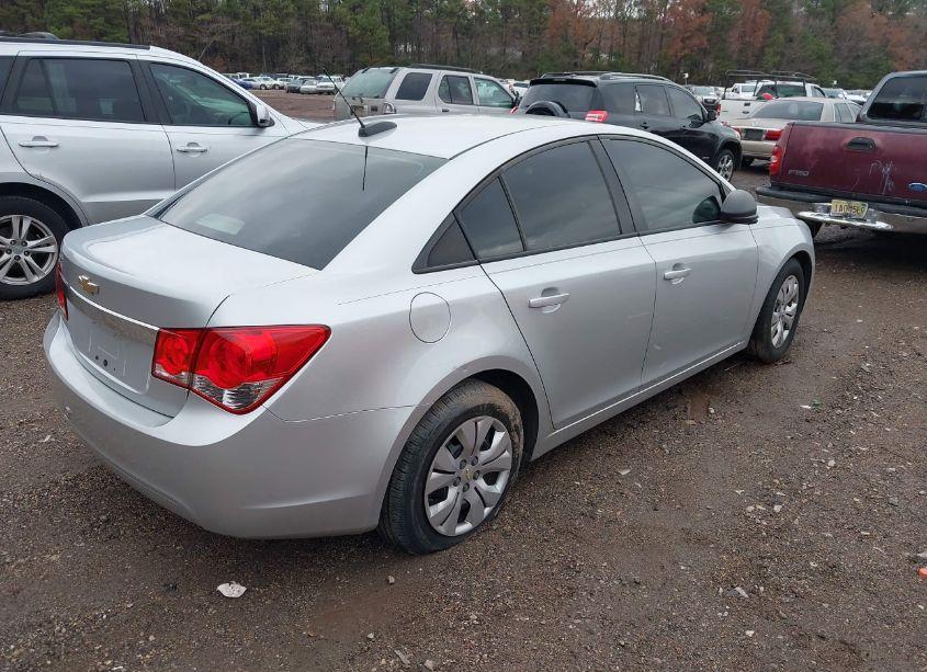 Photo 4 of 2015 Chevrolet Cruze LS AUTO (VIN 1G1PA5SH7F7143192)