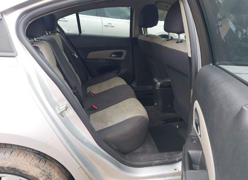 Photo 8 of 2015 Chevrolet Cruze LS AUTO (VIN 1G1PA5SH7F7143192)