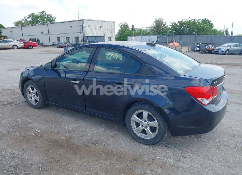 Photo 3 of 2015 Chevrolet Cruze LS AUTO (VIN 1G1PA5SH7F7151003)