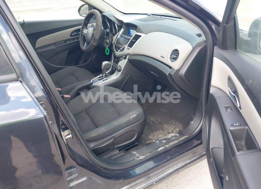 Photo 5 of 2015 Chevrolet Cruze LS AUTO (VIN 1G1PA5SH7F7151003)