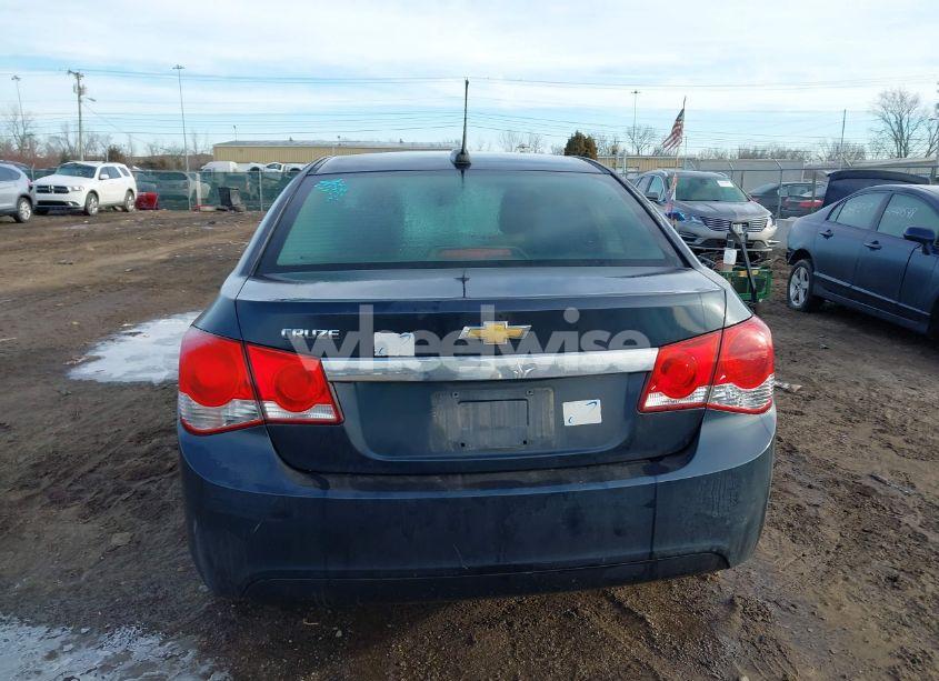 Photo 17 of 2015 Chevrolet Cruze LS AUTO (VIN 1G1PA5SH7F7296462)