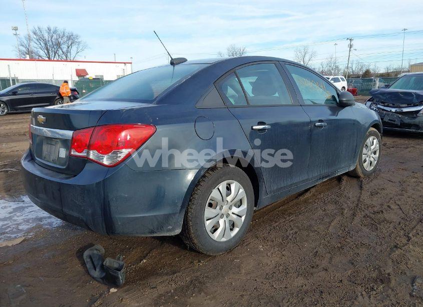 Photo 4 of 2015 Chevrolet Cruze LS AUTO (VIN 1G1PA5SH7F7296462)