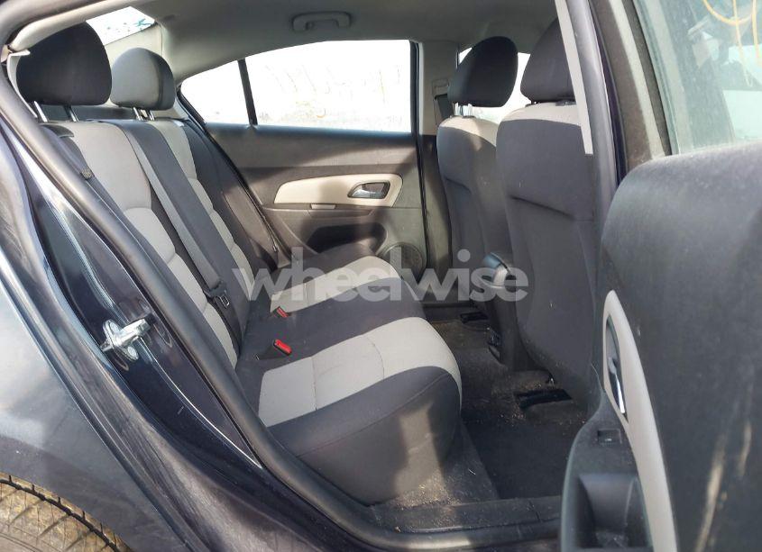 Photo 8 of 2015 Chevrolet Cruze LS AUTO (VIN 1G1PA5SH7F7296462)