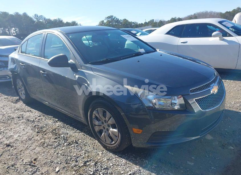 2013 Chevrolet Cruze LS AUTO (VIN 1G1PA5SH8D7185030) main photo