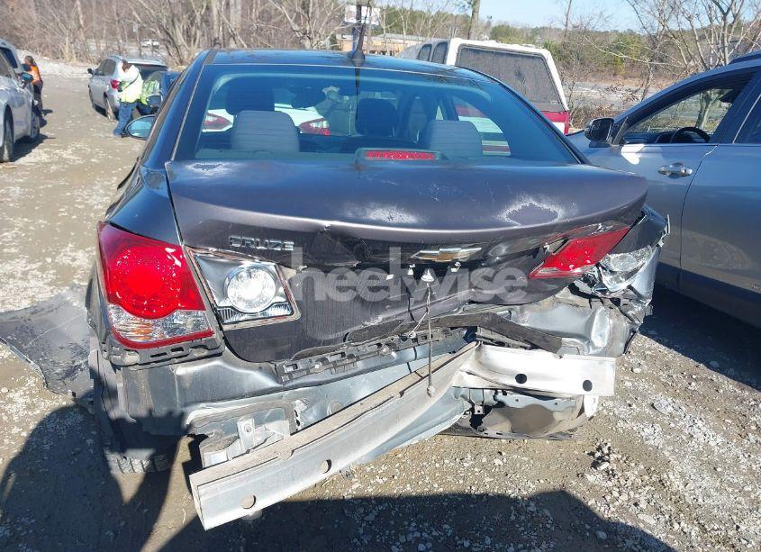 Photo 17 of 2013 Chevrolet Cruze LS AUTO (VIN 1G1PA5SH8D7185030)