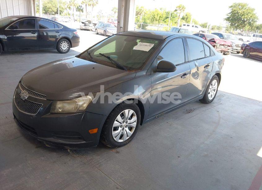 Photo 2 of 2013 Chevrolet Cruze LS AUTO (VIN 1G1PA5SH8D7222030)
