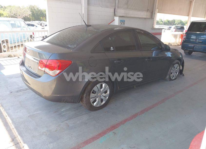 Photo 4 of 2013 Chevrolet Cruze LS AUTO (VIN 1G1PA5SH8D7222030)