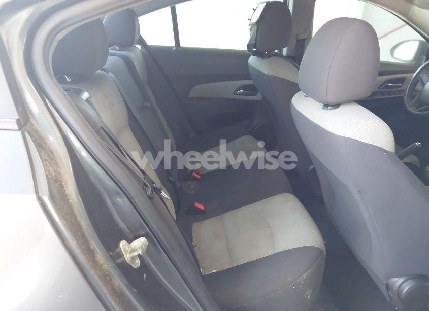 Photo 8 of 2013 Chevrolet Cruze LS AUTO (VIN 1G1PA5SH8D7222030)