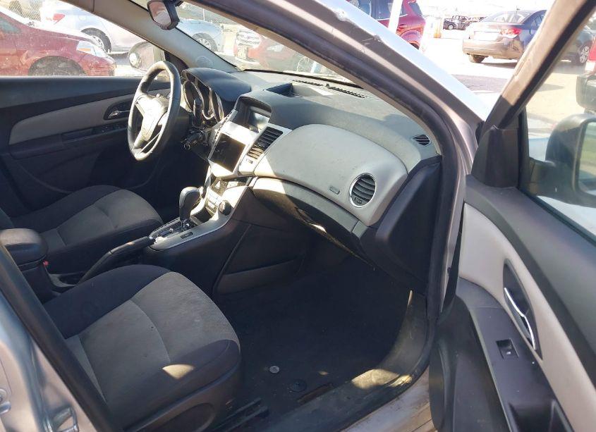 Photo 5 of 2013 Chevrolet Cruze LS AUTO (VIN 1G1PA5SH8D7231732)