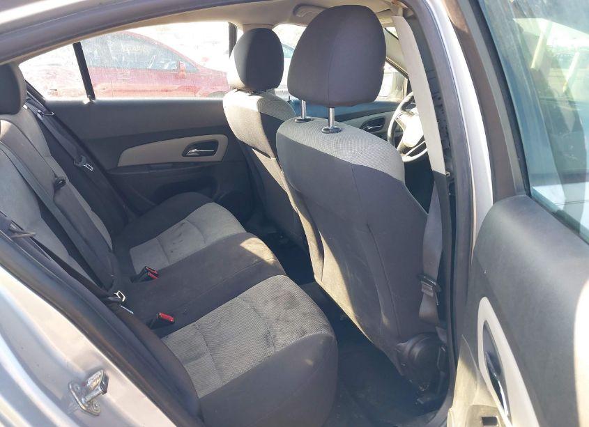 Photo 8 of 2013 Chevrolet Cruze LS AUTO (VIN 1G1PA5SH8D7231732)