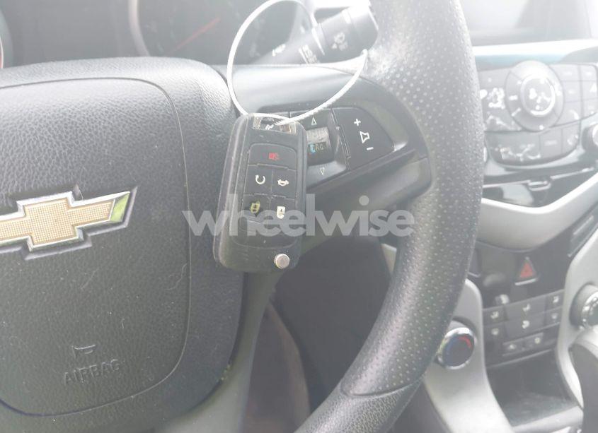 Photo 11 of 2013 Chevrolet Cruze LS AUTO (VIN 1G1PA5SH8D7245369)