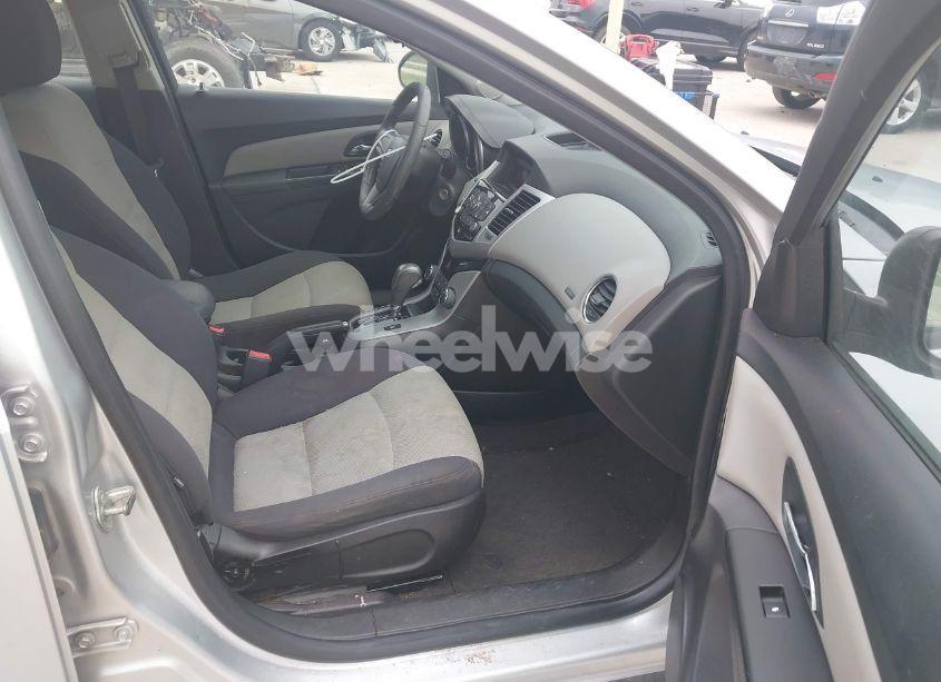 Photo 5 of 2013 Chevrolet Cruze LS AUTO (VIN 1G1PA5SH8D7245369)