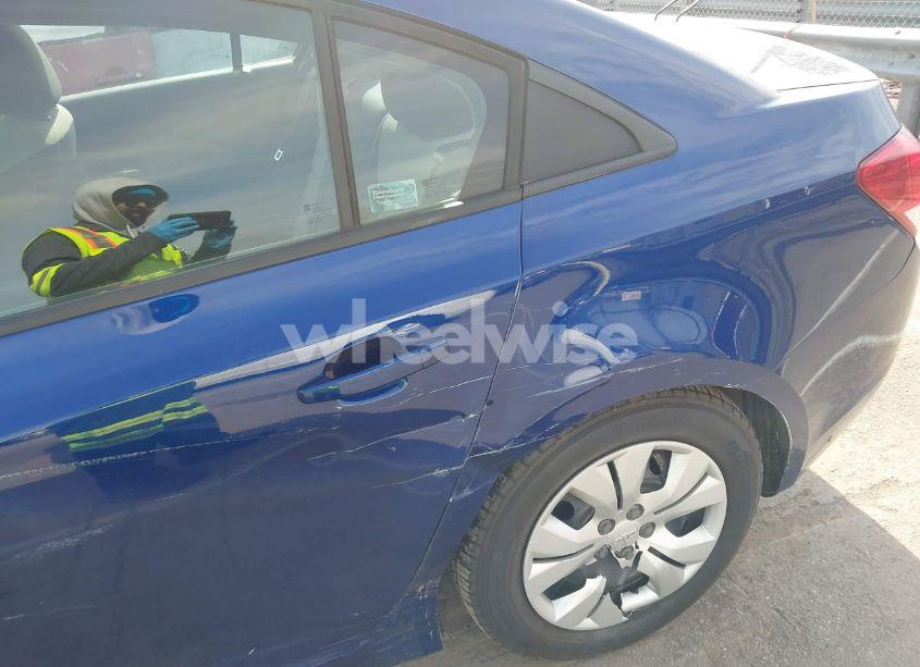 Photo 12 of 2013 Chevrolet Cruze LS AUTO (VIN 1G1PA5SH8D7307305)