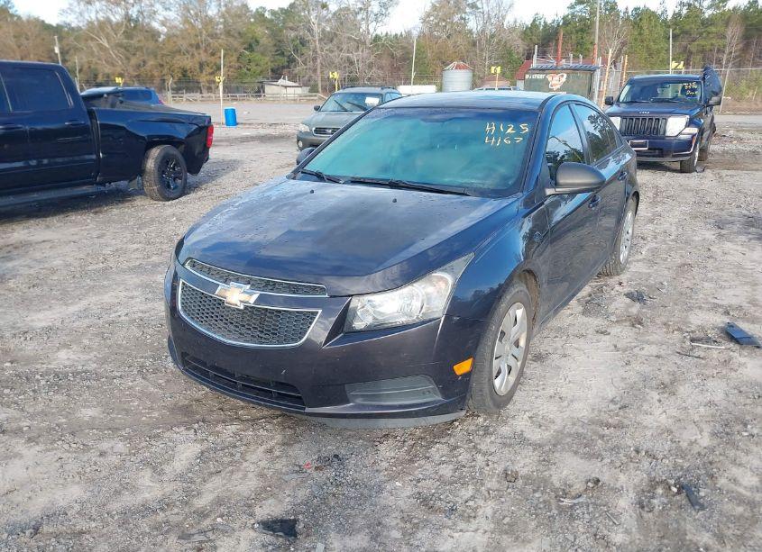 Photo 2 of 2014 Chevrolet Cruze LS AUTO (VIN 1G1PA5SH8E7152420)