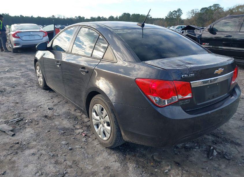 Photo 3 of 2014 Chevrolet Cruze LS AUTO (VIN 1G1PA5SH8E7152420)