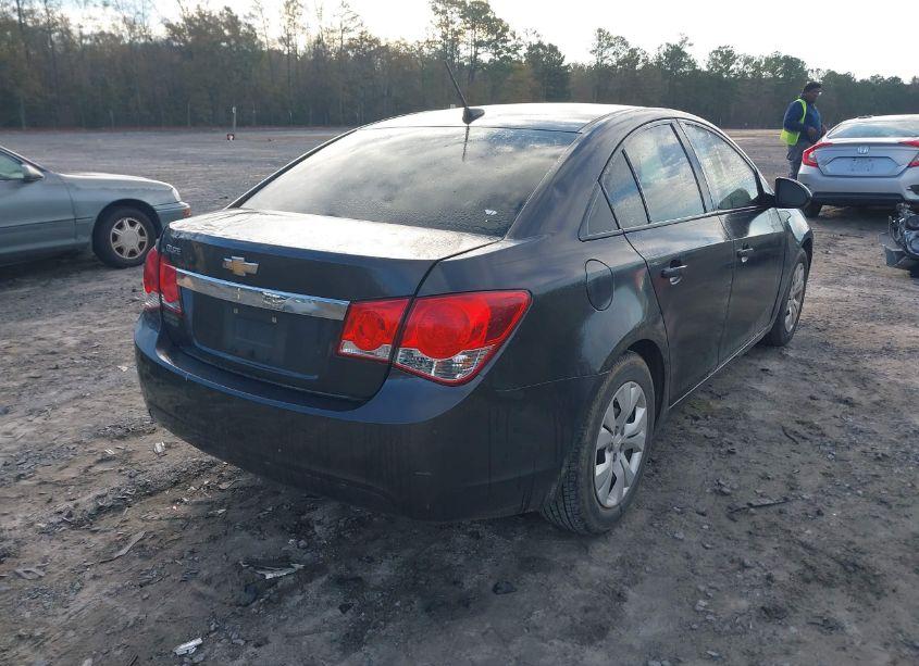 Photo 4 of 2014 Chevrolet Cruze LS AUTO (VIN 1G1PA5SH8E7152420)
