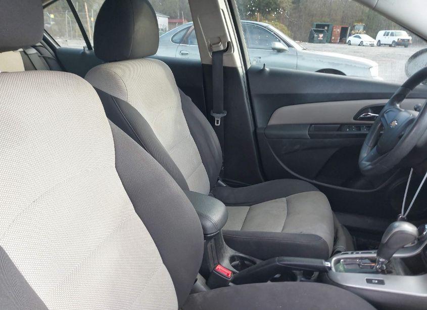 Photo 5 of 2014 Chevrolet Cruze LS AUTO (VIN 1G1PA5SH8E7152420)