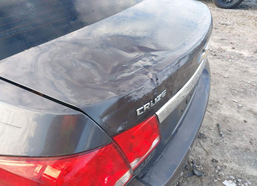 Photo 6 of 2014 Chevrolet Cruze LS AUTO (VIN 1G1PA5SH8E7152420)