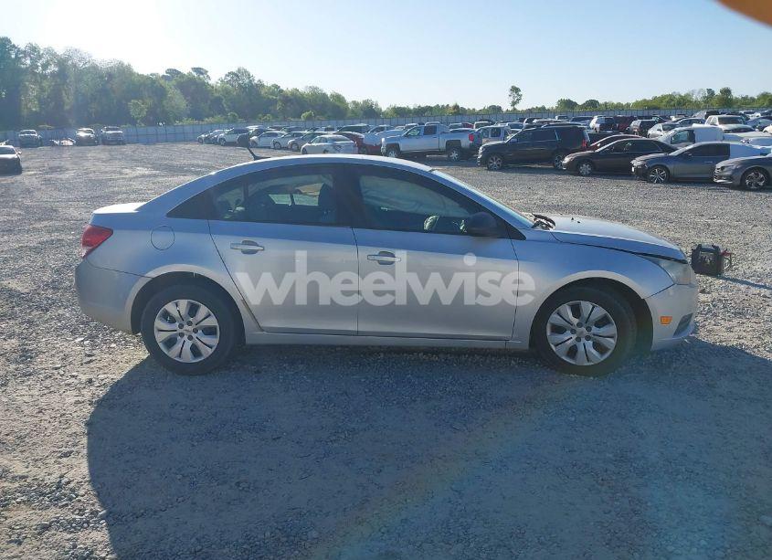 Photo 13 of 2014 Chevrolet Cruze LS AUTO (VIN 1G1PA5SH8E7169475)