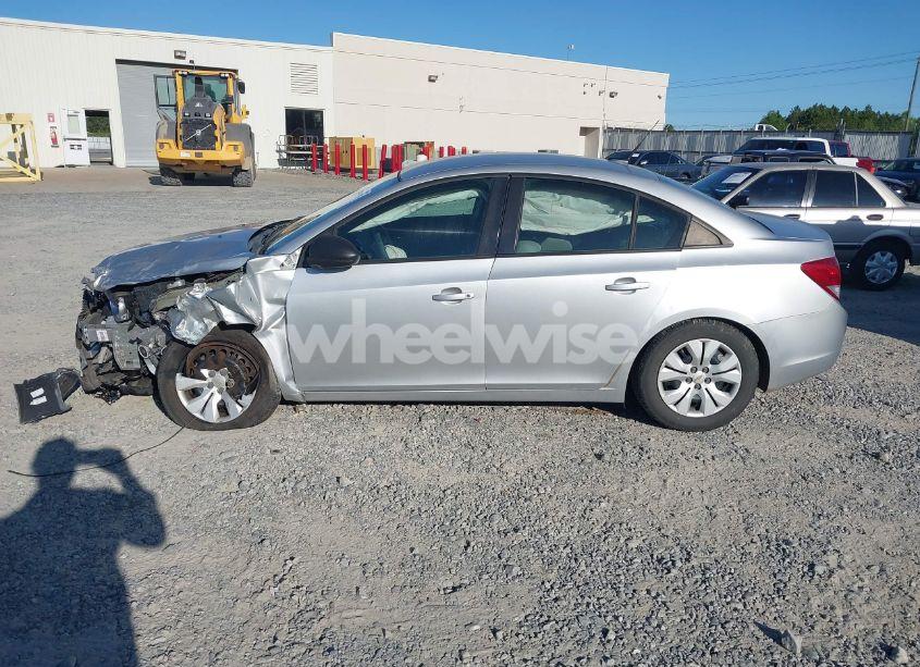Photo 14 of 2014 Chevrolet Cruze LS AUTO (VIN 1G1PA5SH8E7169475)