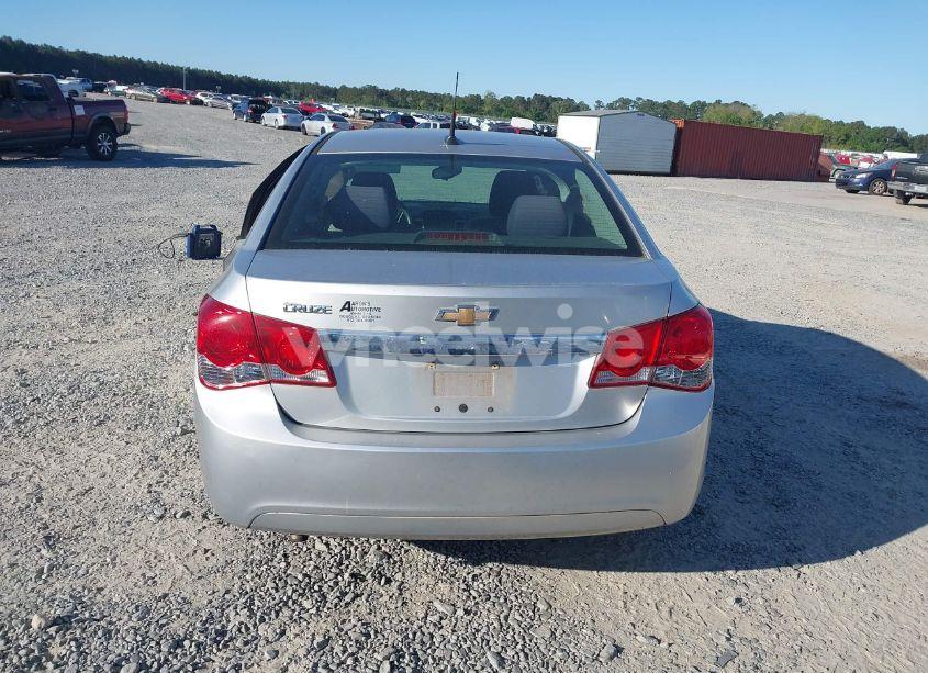 Photo 16 of 2014 Chevrolet Cruze LS AUTO (VIN 1G1PA5SH8E7169475)