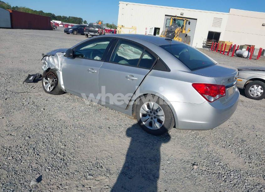 Photo 3 of 2014 Chevrolet Cruze LS AUTO (VIN 1G1PA5SH8E7169475)