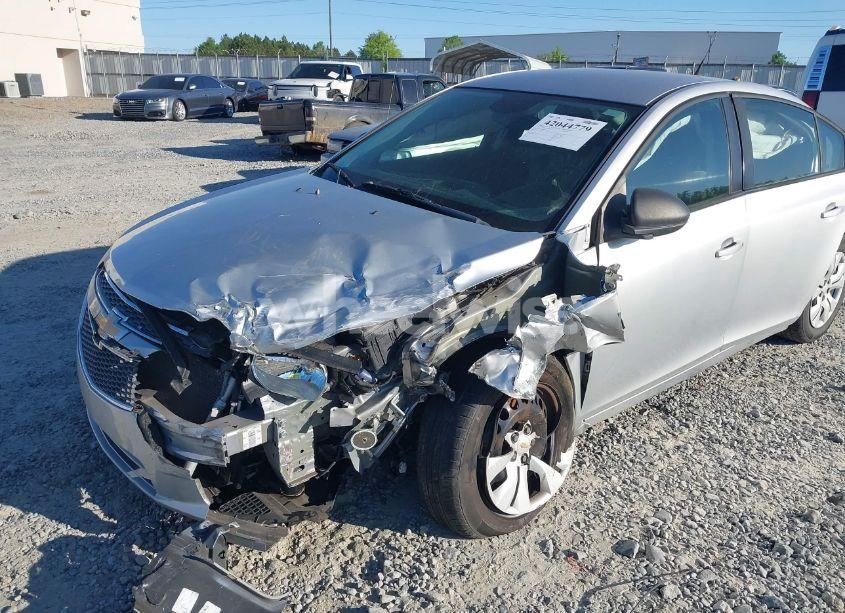 Photo 6 of 2014 Chevrolet Cruze LS AUTO (VIN 1G1PA5SH8E7169475)