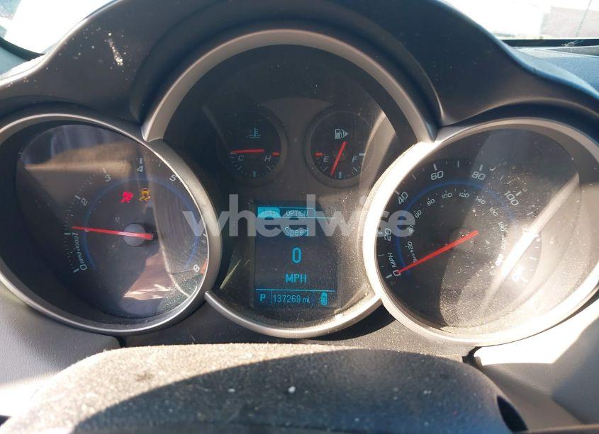 Photo 7 of 2014 Chevrolet Cruze LS AUTO (VIN 1G1PA5SH8E7169475)