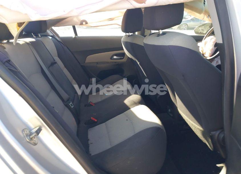 Photo 8 of 2014 Chevrolet Cruze LS AUTO (VIN 1G1PA5SH8E7169475)