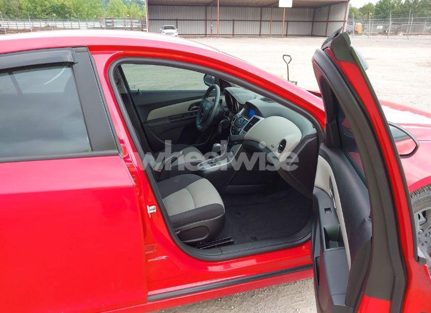 Photo 5 of 2014 Chevrolet Cruze LS AUTO (VIN 1G1PA5SH8E7173672)