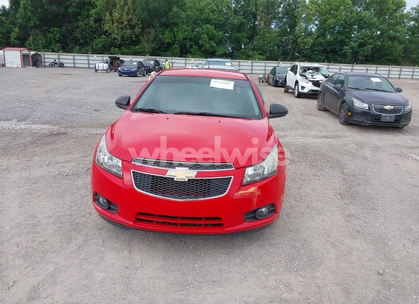Photo 6 of 2014 Chevrolet Cruze LS AUTO (VIN 1G1PA5SH8E7173672)