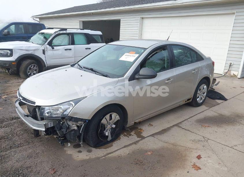 Photo 2 of 2014 Chevrolet Cruze LS AUTO (VIN 1G1PA5SH8E7190942)