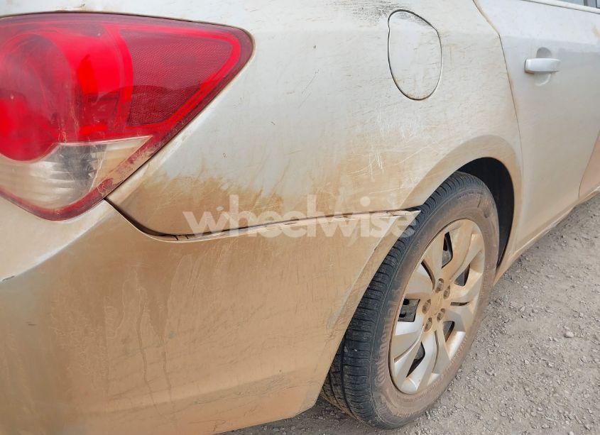 Photo 15 of 2014 Chevrolet Cruze LS AUTO (VIN 1G1PA5SH8E7211594)