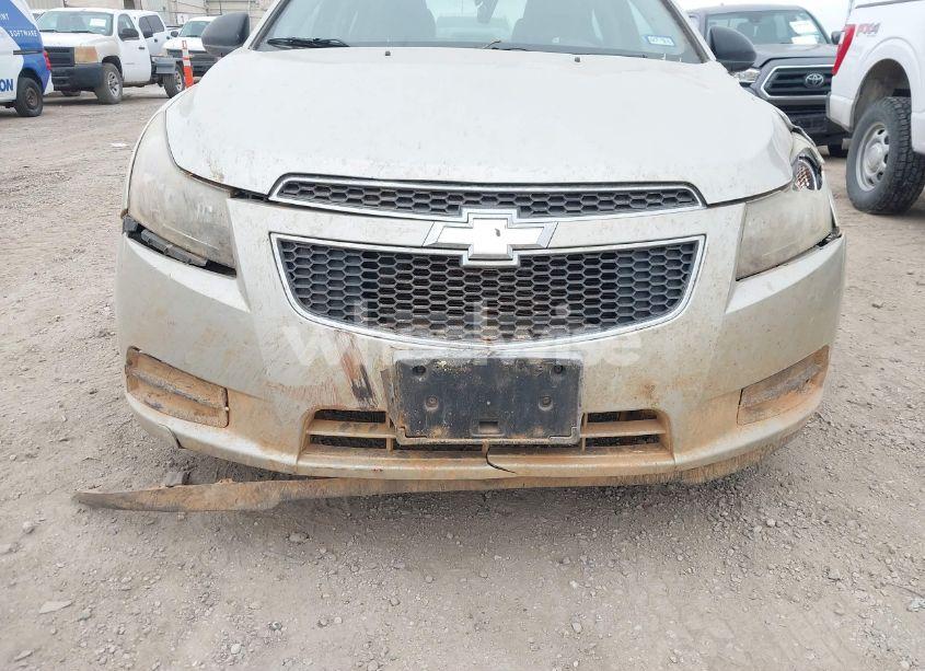 Photo 6 of 2014 Chevrolet Cruze LS AUTO (VIN 1G1PA5SH8E7211594)