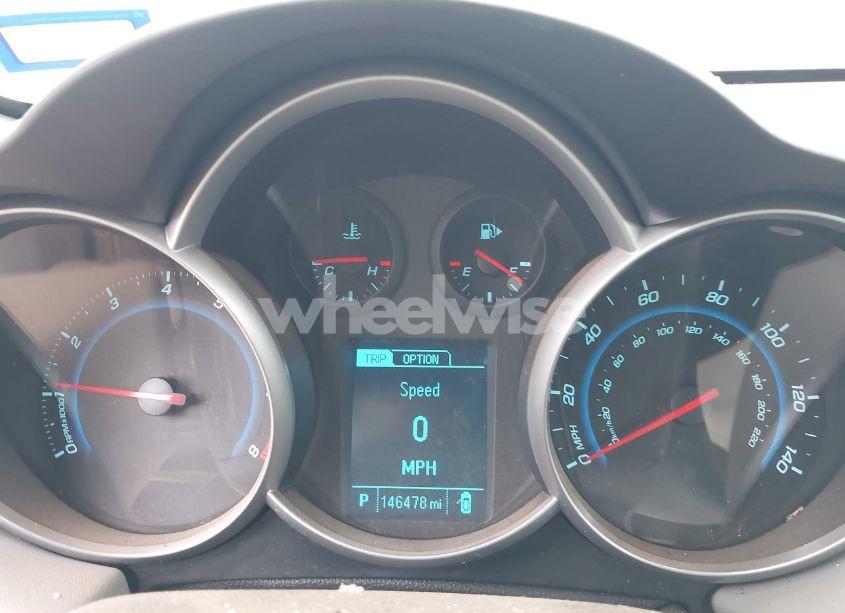 Photo 7 of 2014 Chevrolet Cruze LS AUTO (VIN 1G1PA5SH8E7211594)