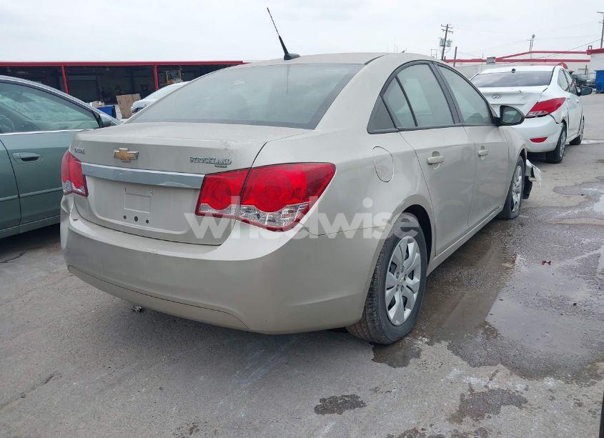 Photo 4 of 2014 Chevrolet Cruze LS AUTO (VIN 1G1PA5SH8E7230310)