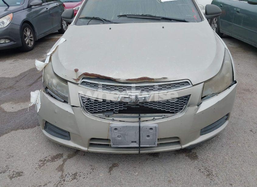 Photo 6 of 2014 Chevrolet Cruze LS AUTO (VIN 1G1PA5SH8E7230310)
