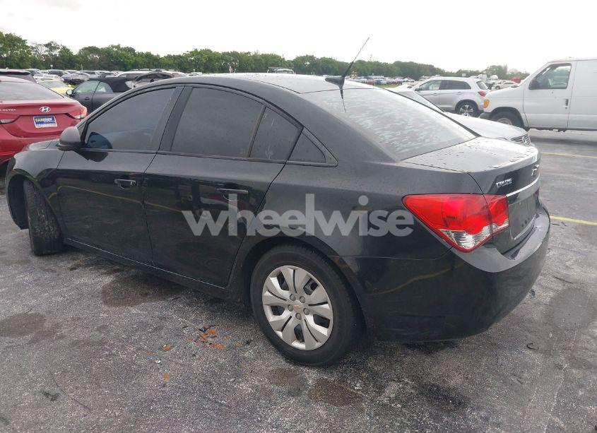 Photo 3 of 2014 Chevrolet Cruze LS AUTO (VIN 1G1PA5SH8E7243705)