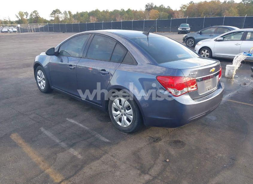 Photo 3 of 2014 Chevrolet Cruze LS AUTO (VIN 1G1PA5SH8E7315096)