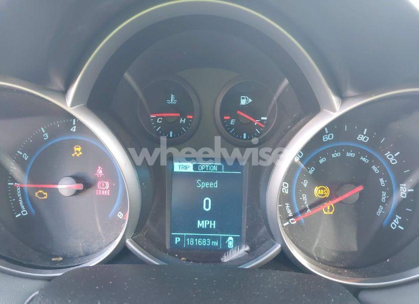 Photo 7 of 2014 Chevrolet Cruze LS AUTO (VIN 1G1PA5SH8E7315096)