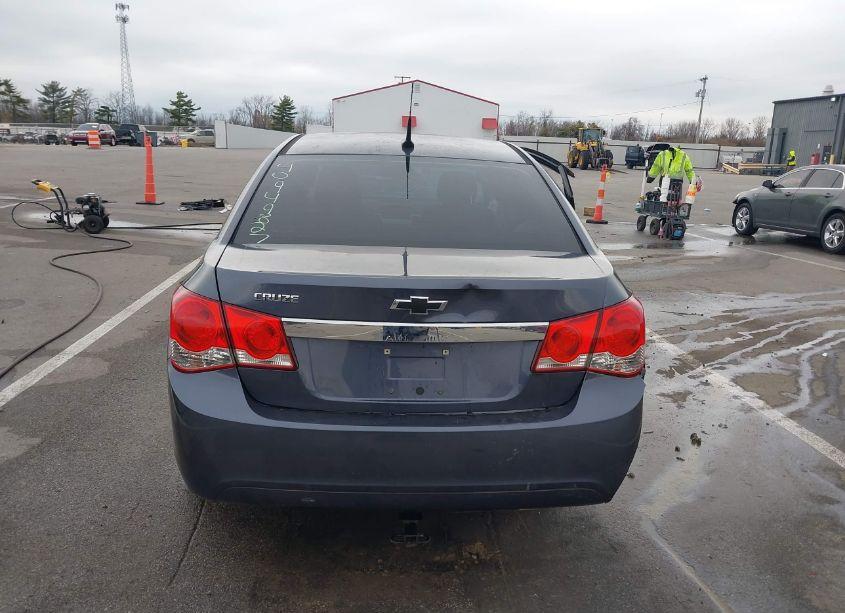 Photo 16 of 2014 Chevrolet Cruze LS AUTO (VIN 1G1PA5SH8E7345425)