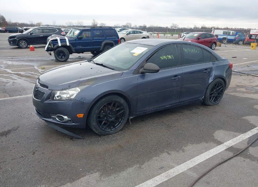 Photo 2 of 2014 Chevrolet Cruze LS AUTO (VIN 1G1PA5SH8E7345425)