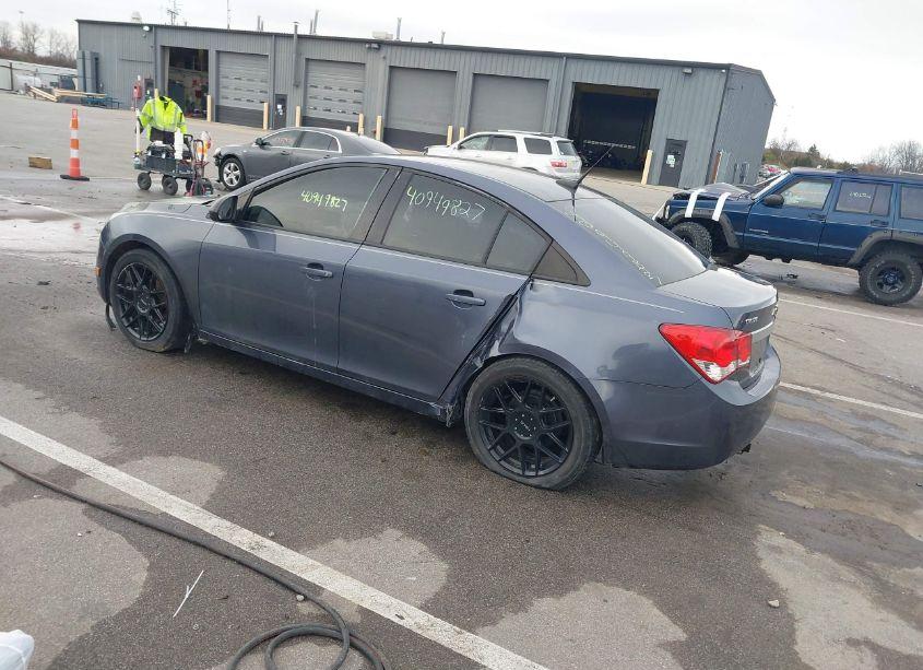 Photo 3 of 2014 Chevrolet Cruze LS AUTO (VIN 1G1PA5SH8E7345425)