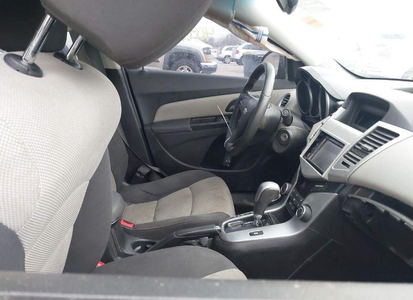 Photo 5 of 2014 Chevrolet Cruze LS AUTO (VIN 1G1PA5SH8E7345425)