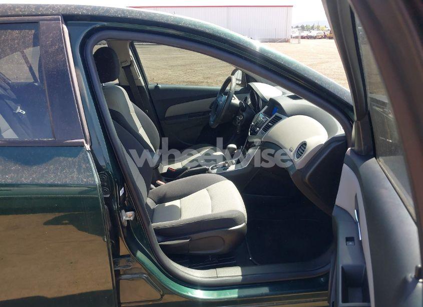 Photo 5 of 2014 Chevrolet Cruze LS AUTO (VIN 1G1PA5SH8E7474099)