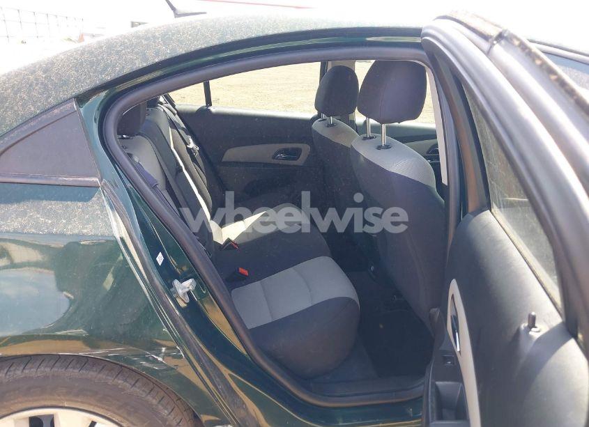 Photo 8 of 2014 Chevrolet Cruze LS AUTO (VIN 1G1PA5SH8E7474099)