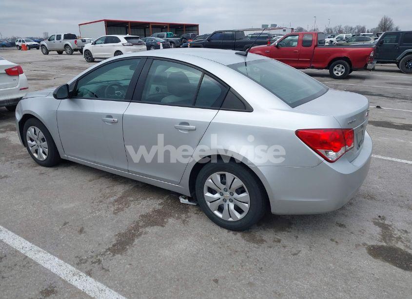 Photo 3 of 2014 Chevrolet Cruze LS AUTO (VIN 1G1PA5SH8E7484731)