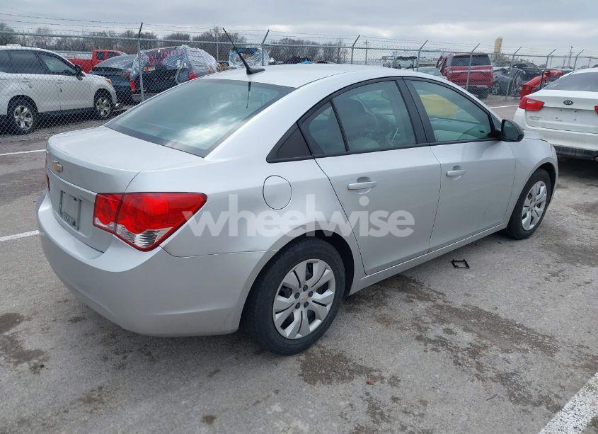 Photo 4 of 2014 Chevrolet Cruze LS AUTO (VIN 1G1PA5SH8E7484731)
