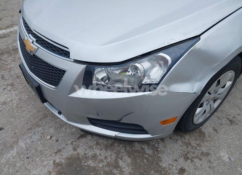 Photo 6 of 2014 Chevrolet Cruze LS AUTO (VIN 1G1PA5SH8E7484731)